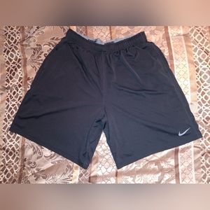 XXL MEN'S NIKE SHORTS